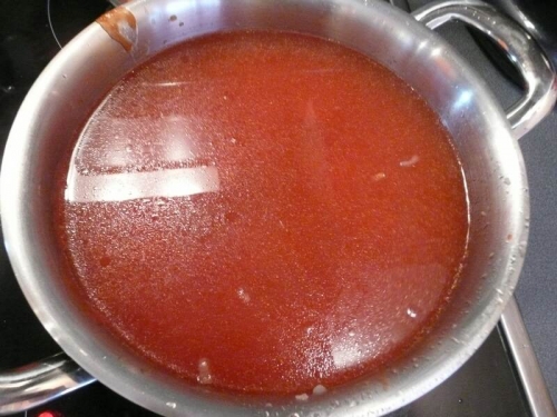 у воду додаємо томатну пасту