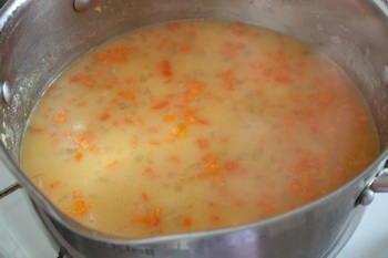 Варимо суп 3-5 хвилин на повільному вогні