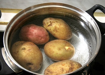 Варимо картоплю