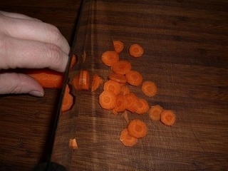 Морква ріжемо кружальцями