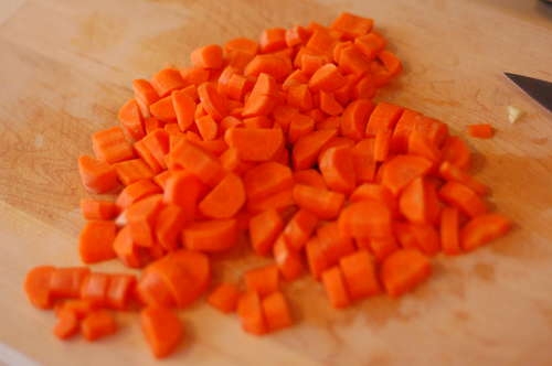 Ріжемо, моркву відварюємо