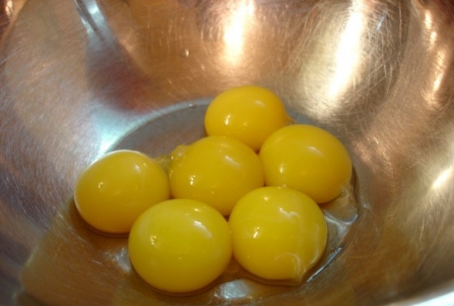 Яєчні жовтки