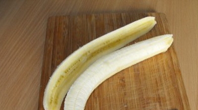 розрізаємо банан