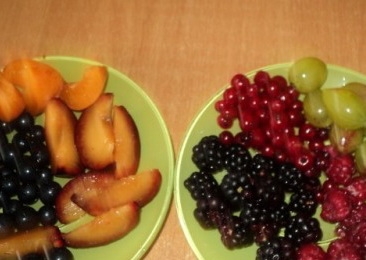 підготовлені фрукти і ягоди