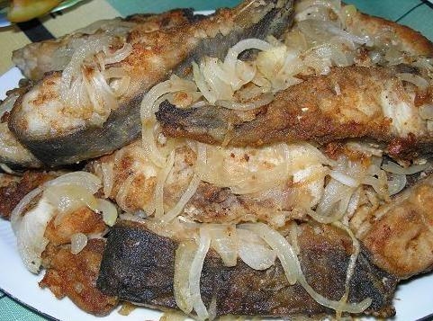 смачна риба приготовлена у вугіллі