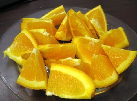 нарізаємо апельсин