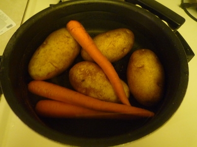 варимо картоплю і моркву