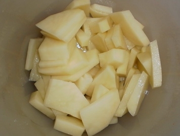 ріжемо картоплю