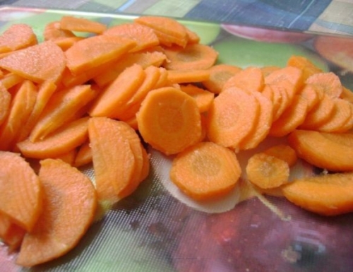 ріжемо моркву