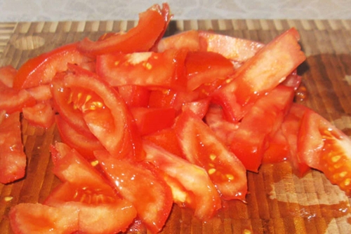 Тушкуємо помідори