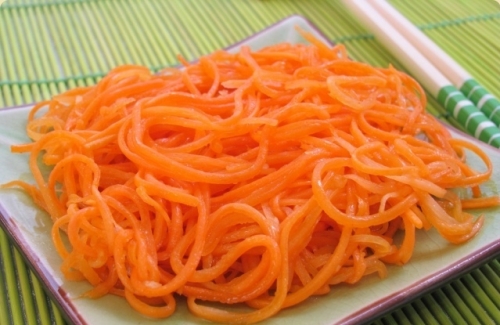 Подаємо морквину по-корейськи
