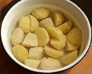 Каструля з картоплею