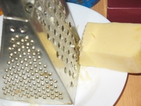 на тертці сир