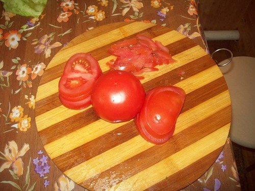 ріжемо помідори
