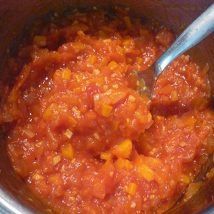 томатна паста з овочами