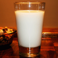 склянка з молоком
