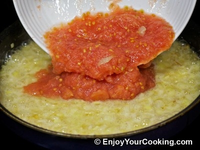 томати на сковороді