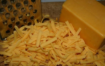 подрібнюємо сир