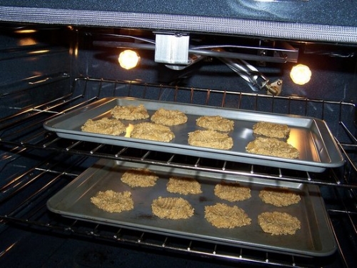 духовка з печивом