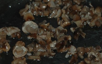 смажимо гриби з цибулею