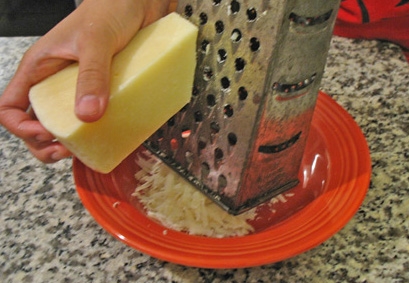подрібнюємо сир