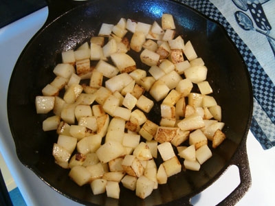 картопля на сковороді