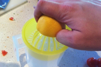 свіжовичавлений сік лимона