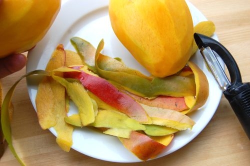 манго на тарілці