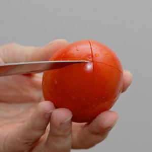 надрізаний помідор