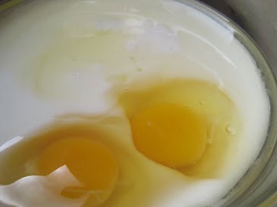 кифир з яйцями