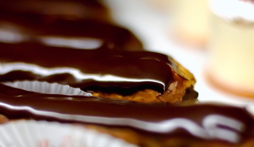 Крок 7: подаємо еклери шоколадні.