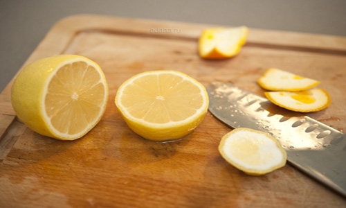 нарізаний лимон