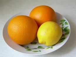 беремо апельсин і половинку лимона