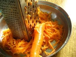 варену моркву трьом на тертці