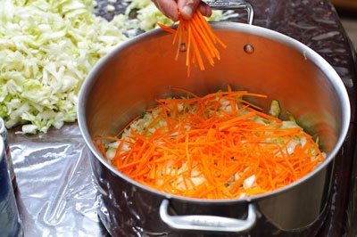 морква в каструлі