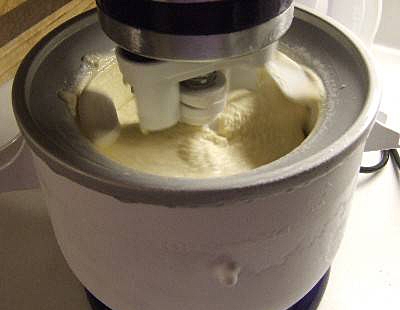 молочна суміш стає в мороженице густий