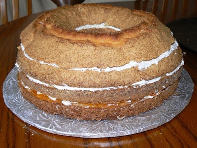 торт у вигляді вінка