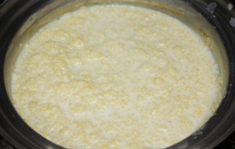 готова молочна рисова каша в мультиварці