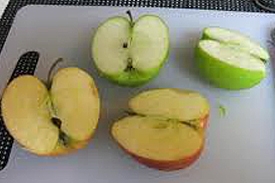 розрізаємо яблука навпіл