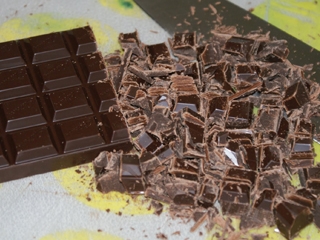 подрібнюємо шоколад