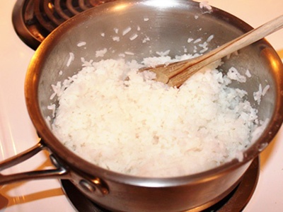 рис у каструлі