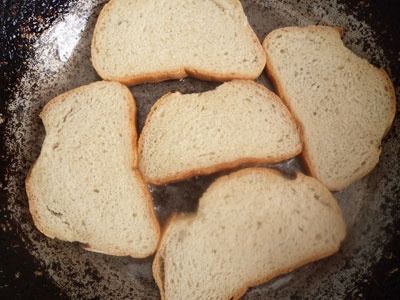 хліб на сковороді