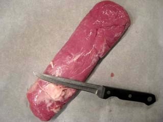 очищаємо м'ясо від жилок і плівки