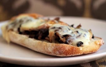 гарячі бутерброди з грибами