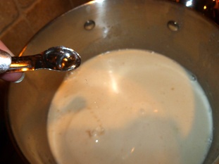 підігріваємо желатин в молоці