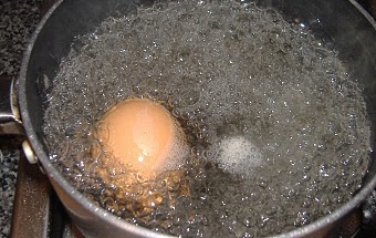 відварюємо яйце