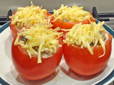 томати на тарілці