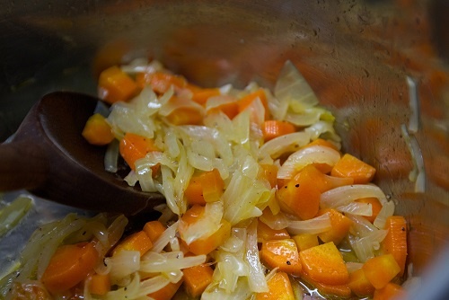 смажені цибулю і моркву