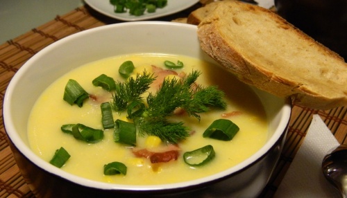 готовий румунська суп з кукурудзи
