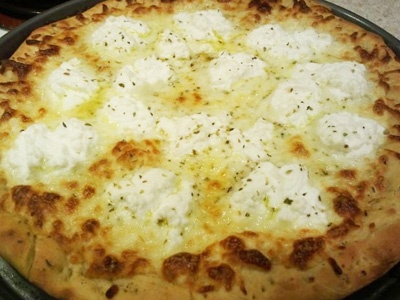 готова біла піца